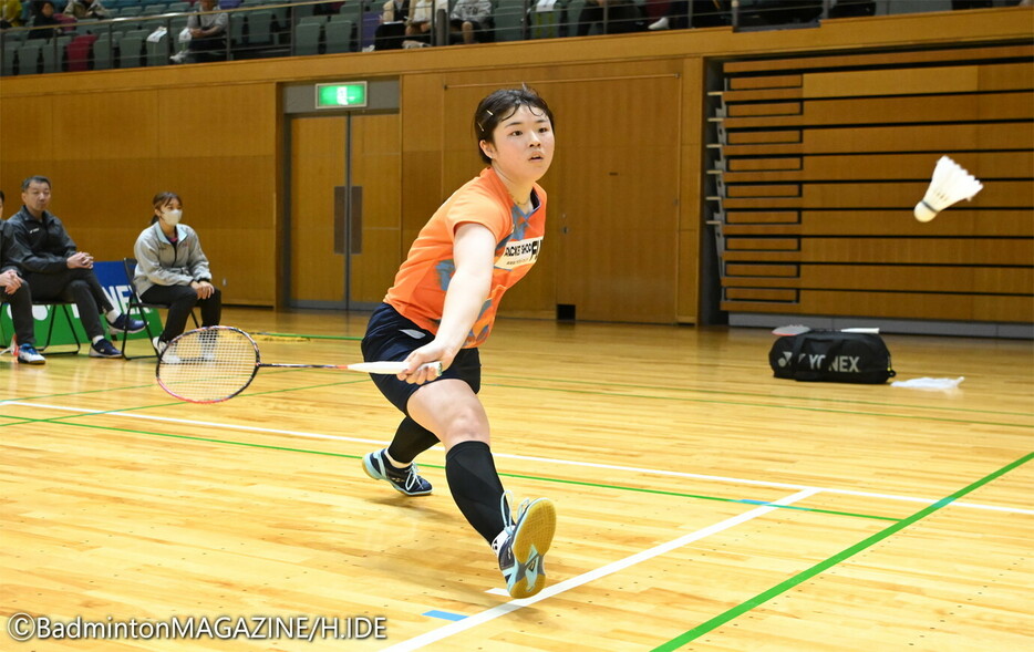 法政大は、竹澤みなみ（写真）と内田美羽の単2本で先制するも、わずかの差でタイトルを逃して悔しい準優勝