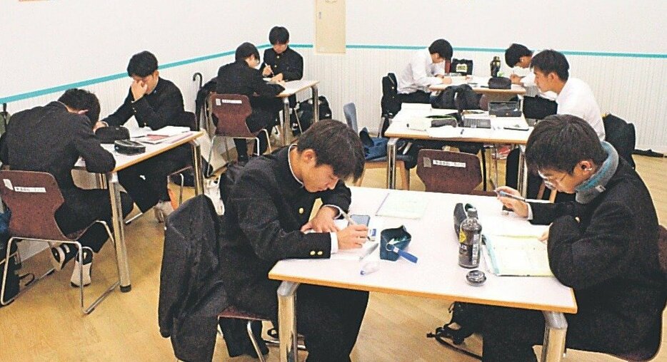 多くの中高生が利用している学習室