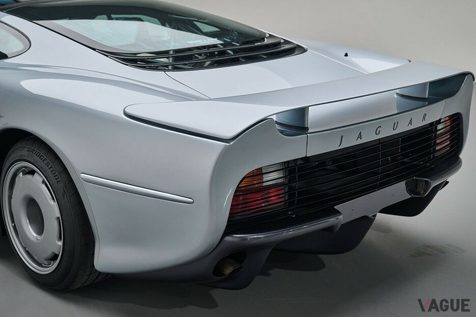 オークションに出品されたジャガー1993年式「XJ220」Sami Sasso(c)Courtesy of RM Sotheby's