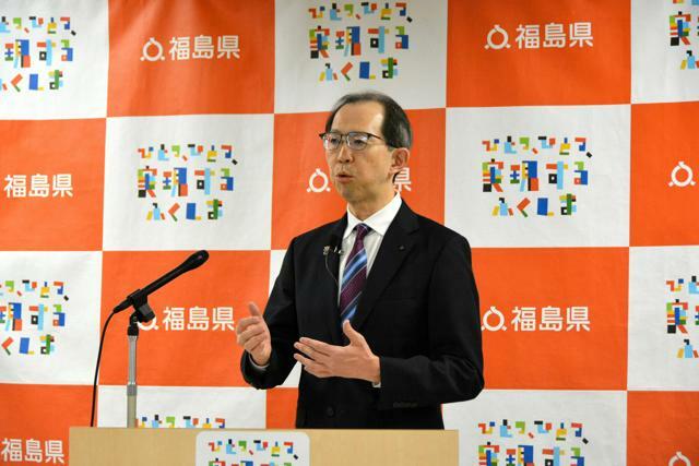 定例会見に臨む内堀雅雄知事=2024年11月11日午前10時9分、福島県庁、滝口信之撮影