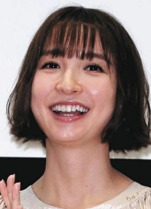 篠田麻里子