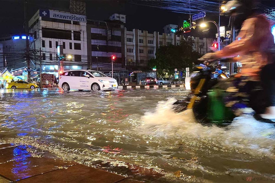 バイクの状態は、どこまで水没していたか、どのくらいの時間水没していたかによってもダメージの深刻度が異なる