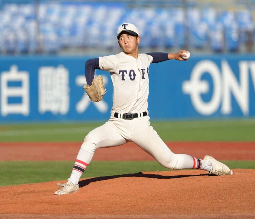 東洋大姫路の先発・末永晄大（カメラ・岡野　将大）