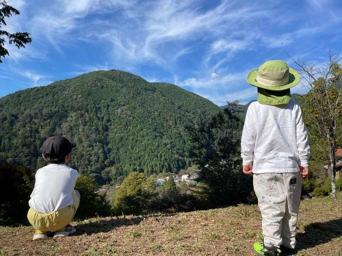 お子さんたちと自然（写真提供：あいさん）