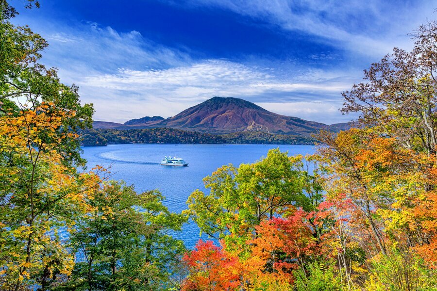 黒姫山の麓にあるのは野尻湖だ