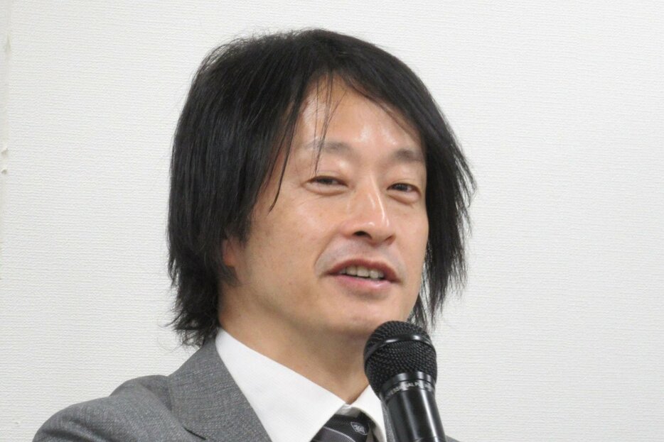 鈴木エイト氏