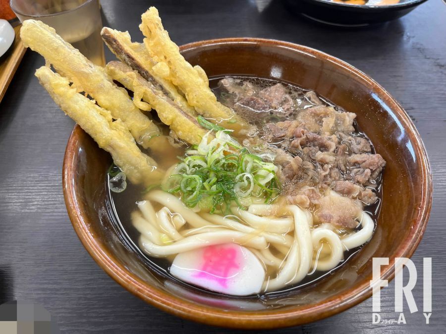 「資さんうどん」名物の肉ごぼ天うどん