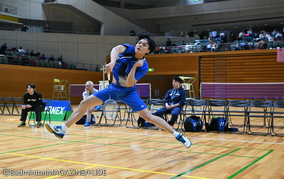 日本体育大に競り勝った明治大。宮下怜はシングルスで敗れたものの、ダブルスでは大きな白星をつかんだ