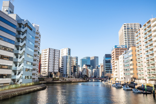 ［写真3］茅場町の街並み 出所：PIXTA