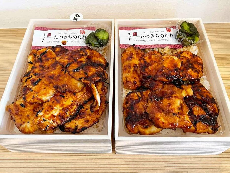 「とり重弁当」800円（税込）。「むね肉」（左）、「もも肉」（右）