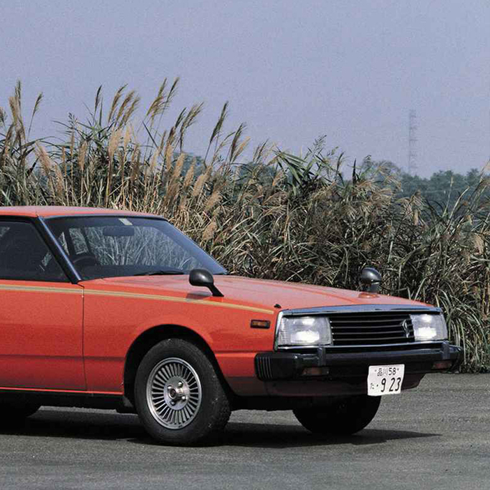 ターボの登場に先駆け、前年の昭和54(1979)年7月のビッグマイナーチェンジで、GT系全車に角形2灯式ハロゲンヘッドランプを採用。グリルもハニカム形状から横桟のタイプに変わった。