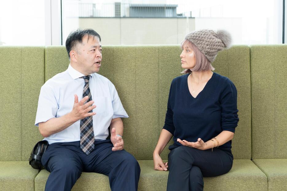 左・押川勝太郎医師　右・梅宮アンナさん