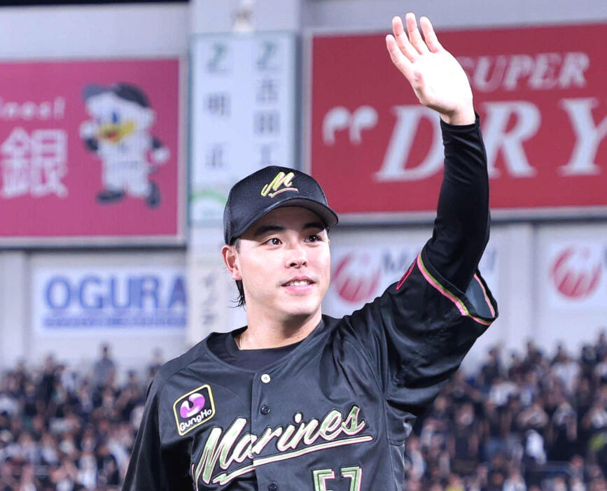 ロッテ小川龍成（2024年7月30日撮影）