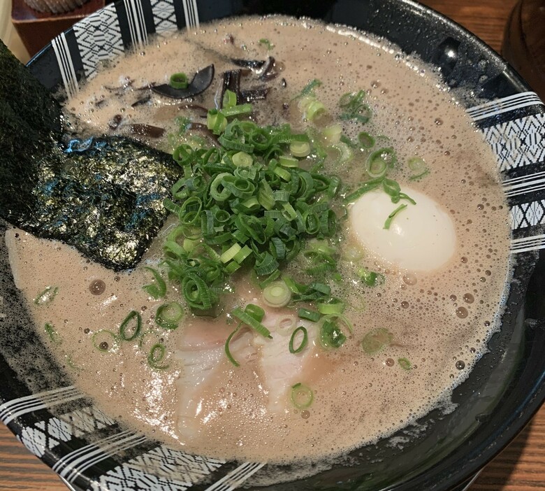 ▲ 「博多一双」のラーメン