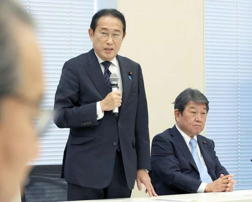 自民党資産運用立国議員連盟設立総会であいさつする岸田文雄前首相＝22日午後、国会内（春名中撮影）