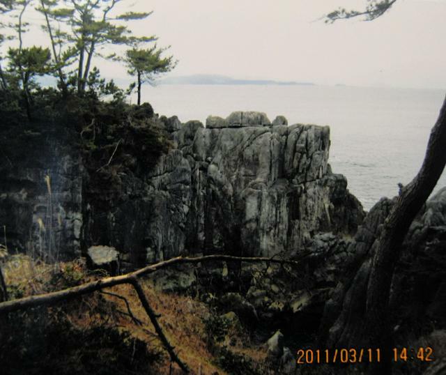 東日本大震災発生4分前。陸中海岸国立公園（当時）の海は静かだった=2011年3月11日午後2時42分、宮城県気仙沼市、森田芳三さん撮影