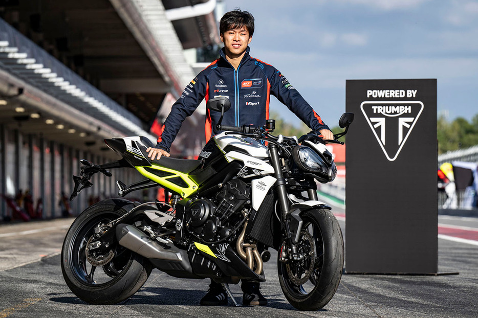 Moto2：『トライアンフトリプルトロフィー』を受賞した、2024年Moto2チャンピオンの小椋藍／2024MotoGP