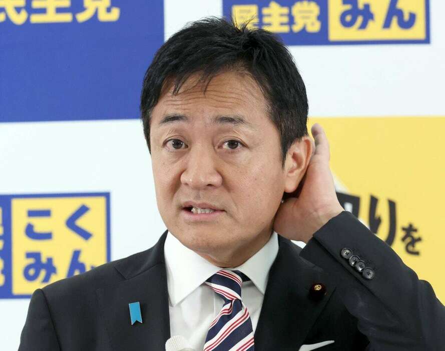 記者会見する国民民主党の玉木雄一郎代表＝19日午前、国会内（春名中撮影）