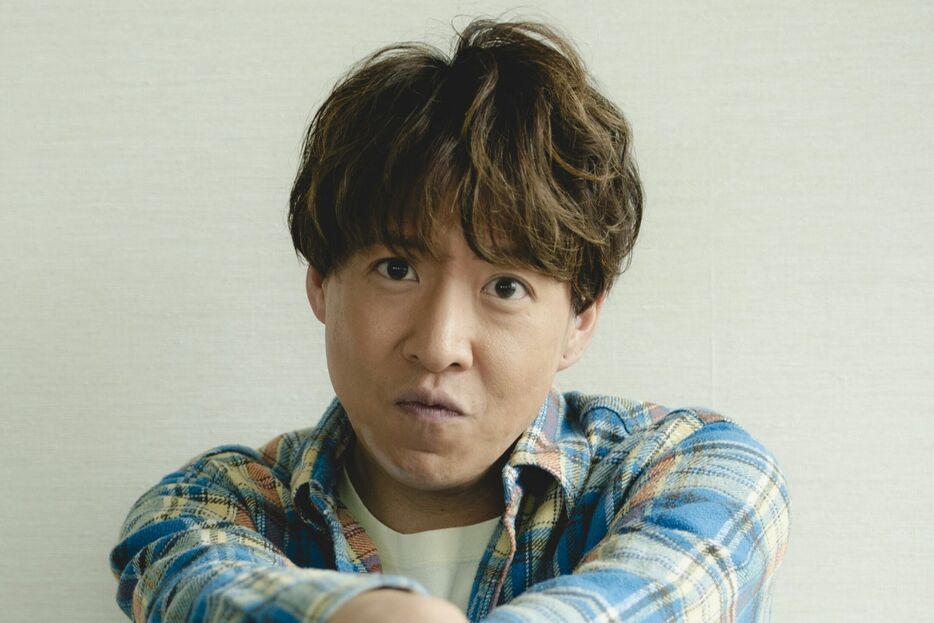 “木村拓哉そっくり”芸人・元木敦士さん　©佐藤亘／文藝春秋