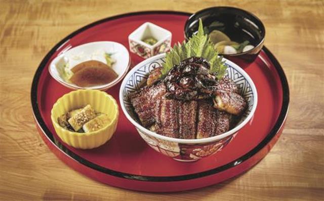 「うな富士」で提供する「肝入り上うなぎ丼」