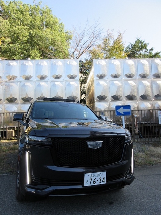 CADILLAC ESCALADE SPORT 25TH ANNIVERSARY EDITION（キャデラック エスカレード スポーツ25thアニバーサリーエディション）