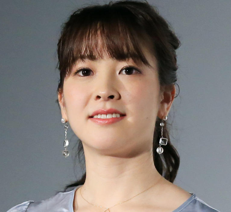 フジ三上真奈アナ（2019年撮影）