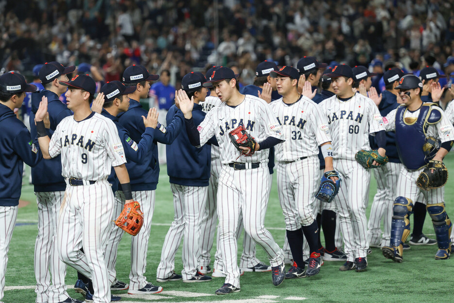 野球の国際大会、第３回プレミア１２の２次リーグ第３戦が２３日、東京ドームで行われ、日本代表「侍ジャパン」（１次リーグＢ組１位）は台湾（Ｂ組２位）を９―６で下し、３戦全勝の１位で２４日の決勝進出を決めた