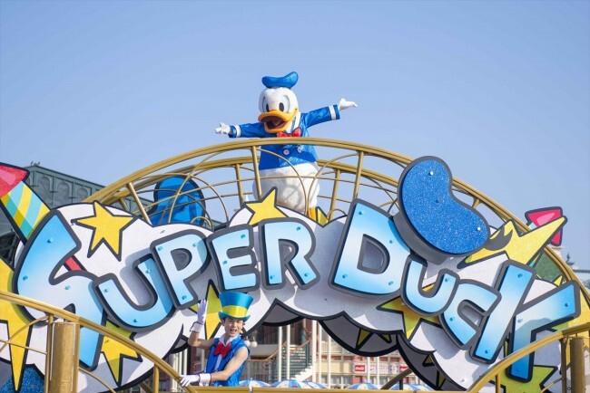 東京ディズニーランド「ドナルドのクワッキー・ダック！ダック！ダックシティ！」　期間：2025年4月8日（火）～2025年6月30日（月）