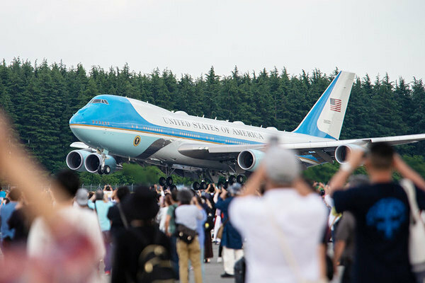 2022年にバイデン大統領が来日した際に横田基地に着陸するエアフォースワン（画像：アメリカ海軍）。