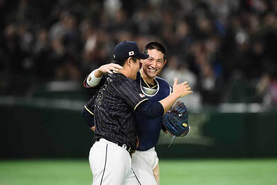 2017年のWBCに出場した牧田和久氏（手前）【写真：Getty Images】