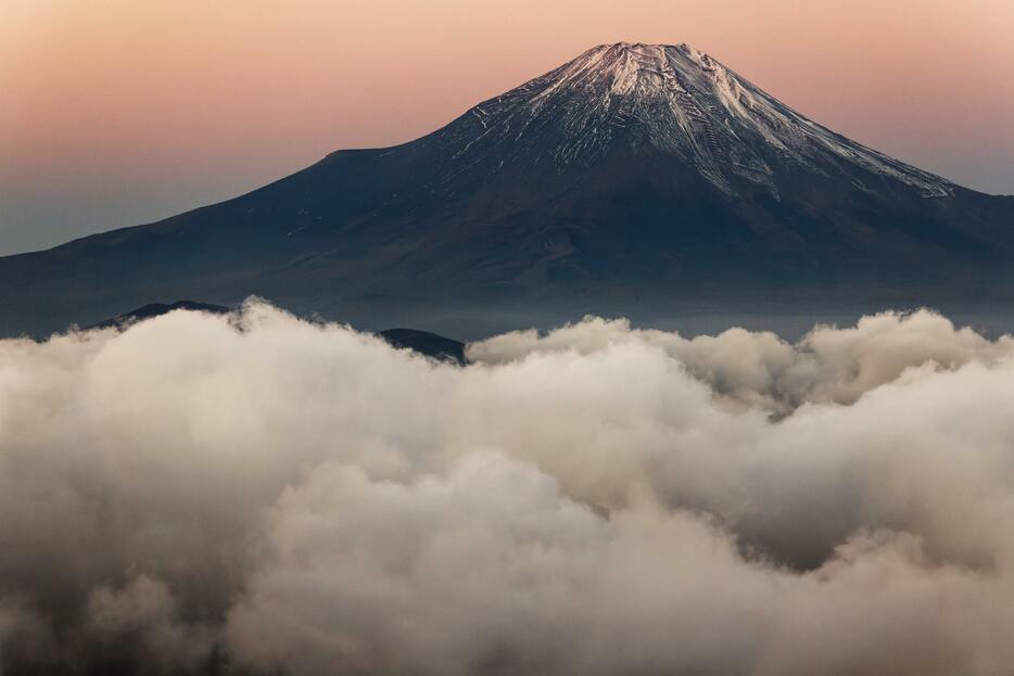 富士山（NISH / PIXTA）