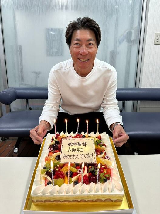 11月25日に56歳の誕生日を迎えたヤクルト・高津臣吾監督