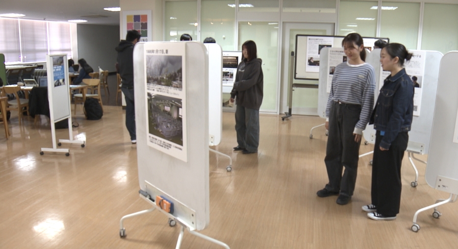 阪神淡路大震災の状況を写真で紹介するパネル展