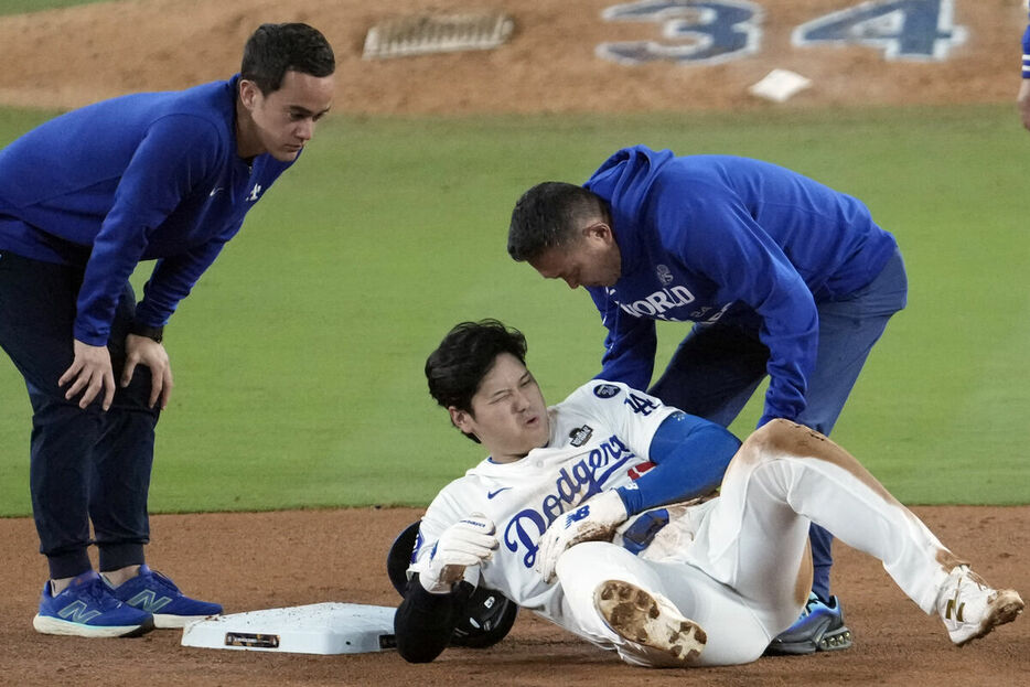 盗塁で亜脱臼した大谷翔平（ＡＰ）