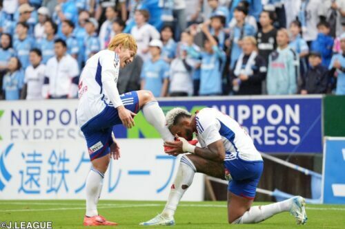 磐田戦で2アシストの永戸（左）と3ゴールのA・ロペス（右） [写真]＝J.LEAGUE via Getty Images