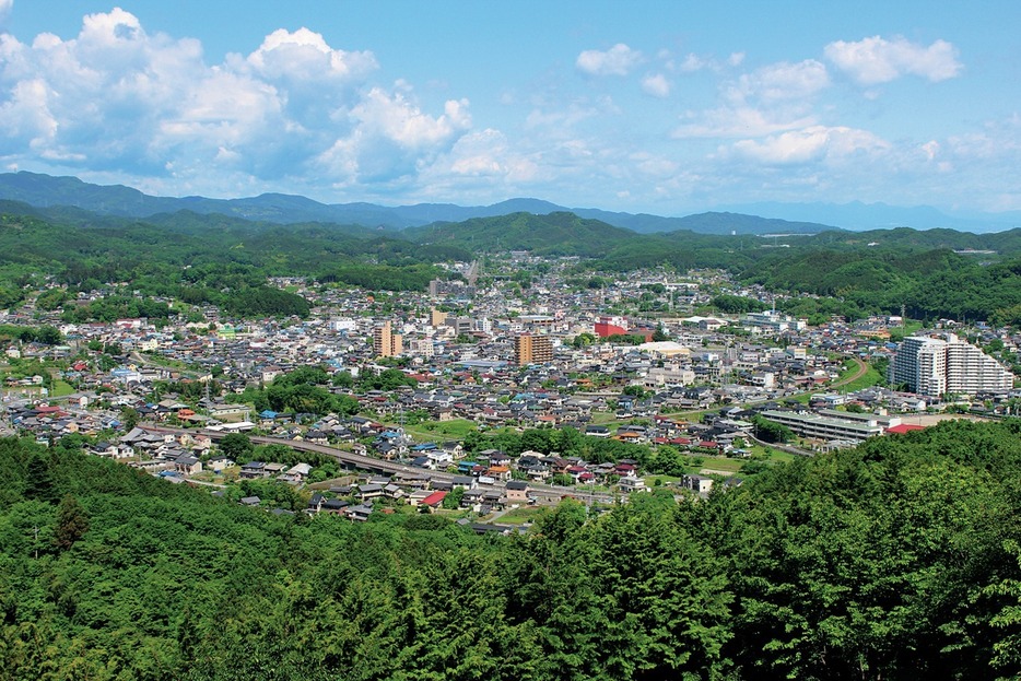 都会からの移住先として人気のトカイナカの実態とは。