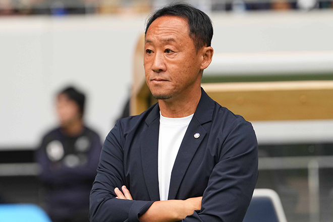 町田で契約更新した黒田監督。写真：サッカーダイジェスト