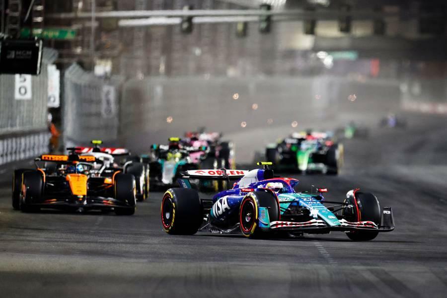 F1ラスベガスGPで白熱したトップ10圏内争いを見せた角田裕毅（RB）(C)Red Bull Content Pool