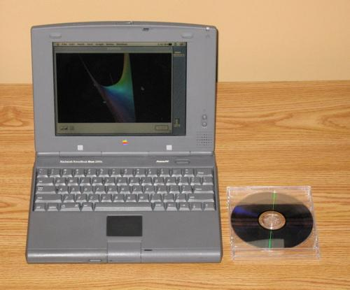 AppleのPowerBook Duo出典：Powerbook duo 2300c.jpg is licensed under PDM 1.0