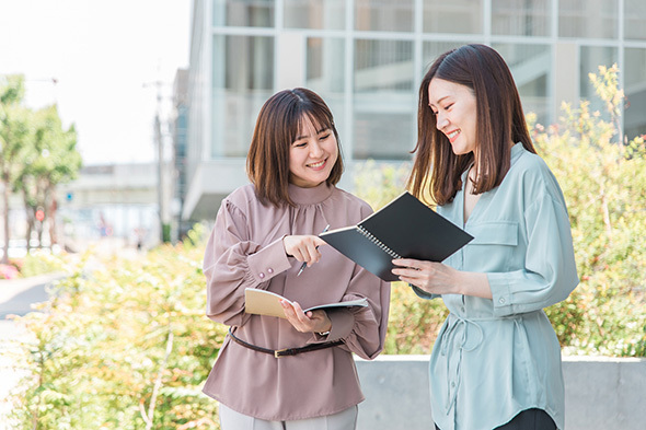 2026年卒「就職人気企業ランキング（総合）」（出所：写真AC）