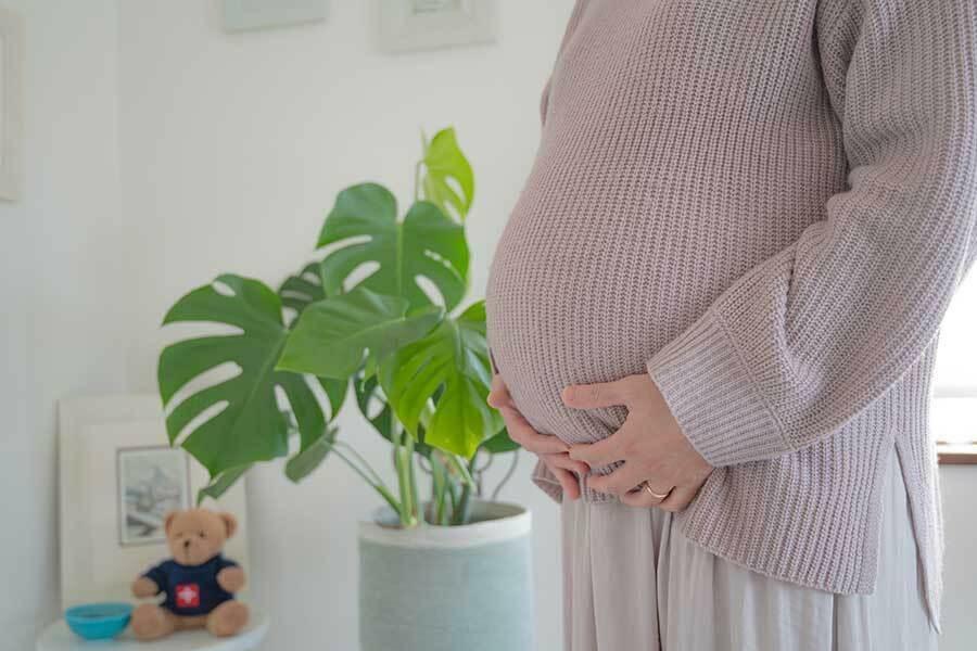 周りに気兼ねしてしまい、取得しづらいという声もある育休（写真はイメージ）【写真：写真AC】