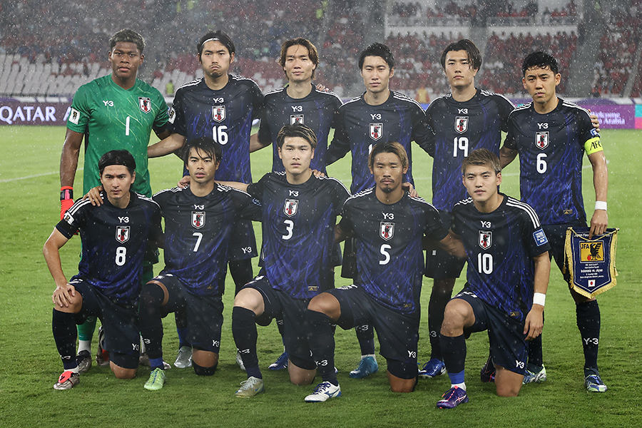 アジア最終予選でインドネシア代表と対戦している日本代表【写真：Getty Images】