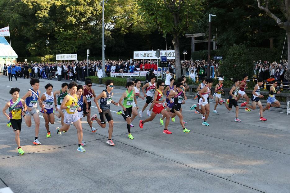 11月3日の第56回全日本大学駅伝のスタート