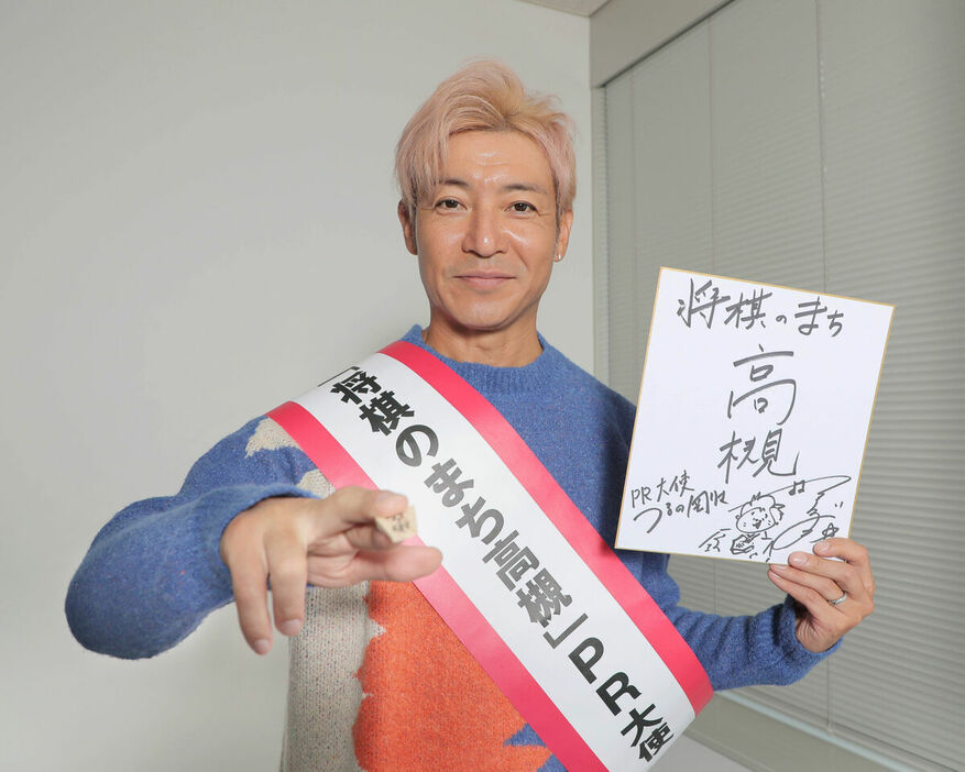 大阪本社を訪れたつるの剛士（カメラ・石田　順平）