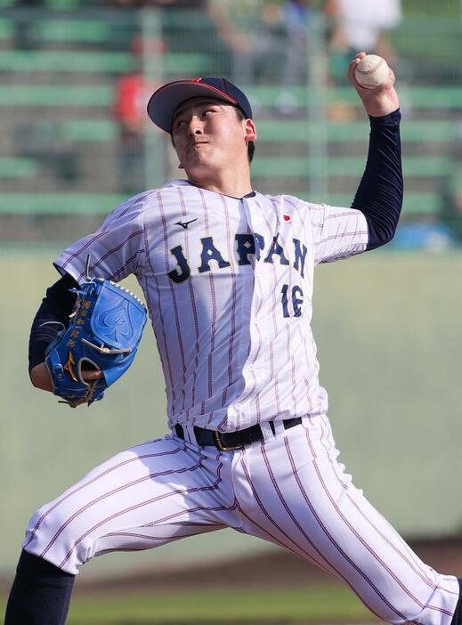 広島対侍ジャパン　4回表、3番手で登板する侍ジャパン隅田（撮影・上山淳一）