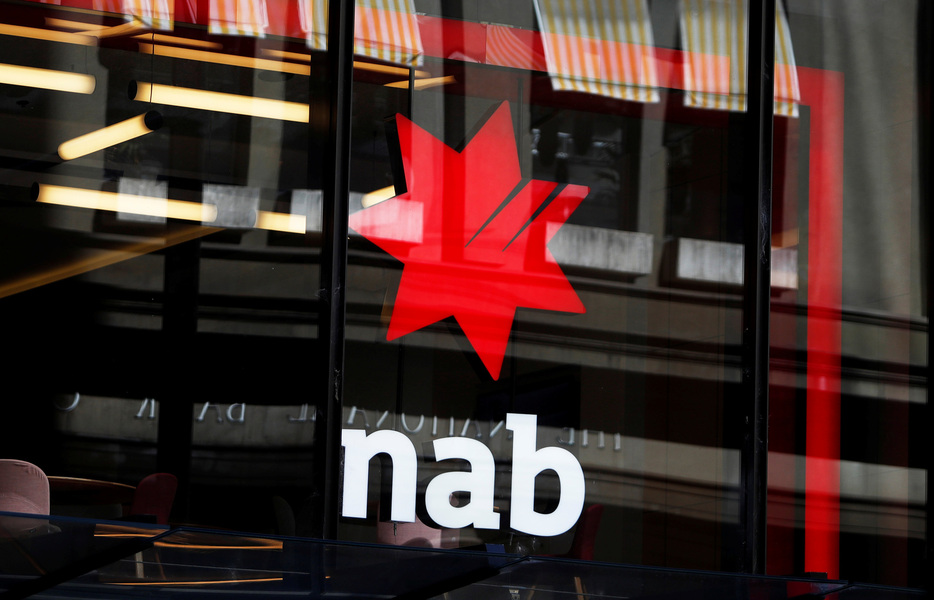 　豪銀大手ナショナル・オーストラリア銀行（ＮＡＢ）が１１月７日発表した２０２４年度（２３年１０月―２４年９月）決算は、キャッシュ利益が７１億豪ドル（４６億６０００万豪ドル）と、前年度の７７億３０００万豪ドルから減少した。２０１８年２月、シドニーで撮影（２０２４年　ロイター/Daniel Munoz）