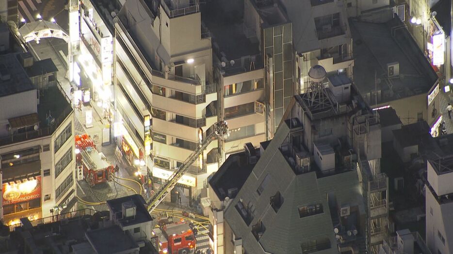 池袋駅近くで火事　一時逃げ遅れも