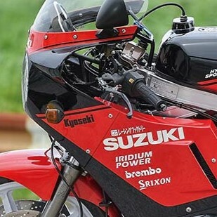 飯田レーシングファクトリーがカスタムしたGSX-R1100