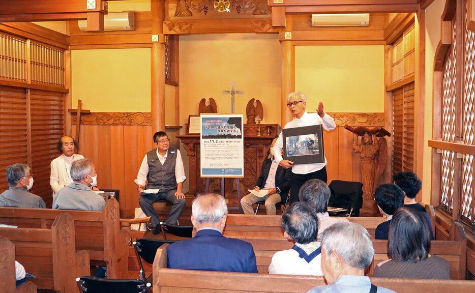 記念集会で、彦根の今後のまちづくりについて意見交換する彦根景観フォーラムのメンバーら（滋賀県彦根市本町３丁目・スミス記念堂）