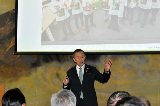 講演する小池淳義・ラピダス社長=2024年11月7日午前11時8分、札幌市、丸石伸一撮影